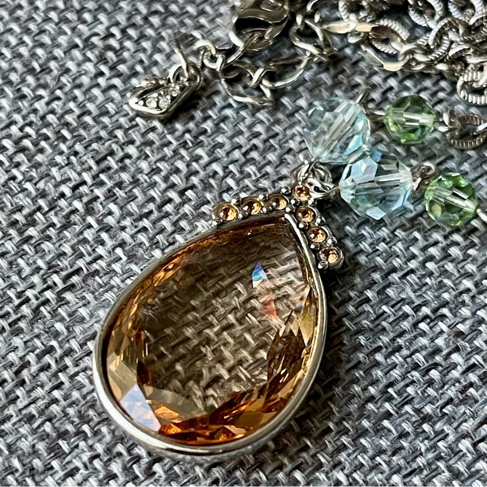 SWAROVSKI | Vintage | Crystal Silver Tone Teardrop Pendant With Accents Necklace